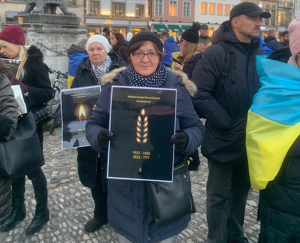 Ukrainische Demo anlässlich des 90.Jahrestags Holodomors (des Hungertods) in der Ukraine