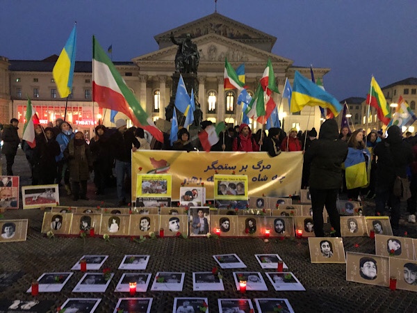 Gemeinsame Demo in München mit ukrainischen,syrischen, iranischen und uigurischen Aktivisten 