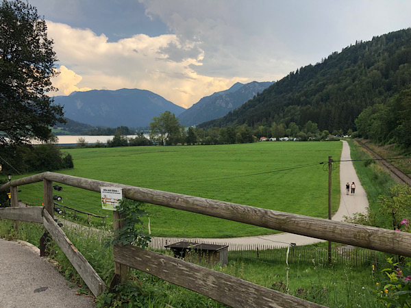 Der Weg am Schliersee